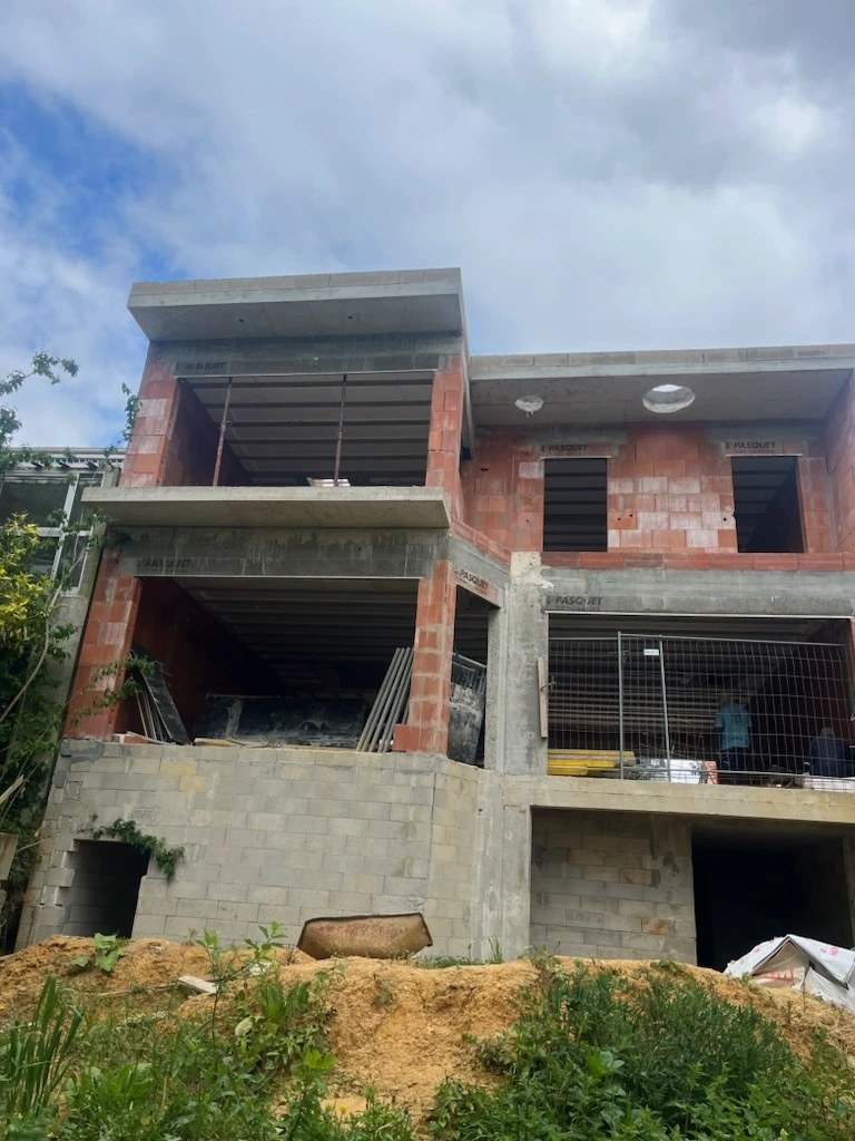 maison architecte avec balcon cunhabatiment.fr