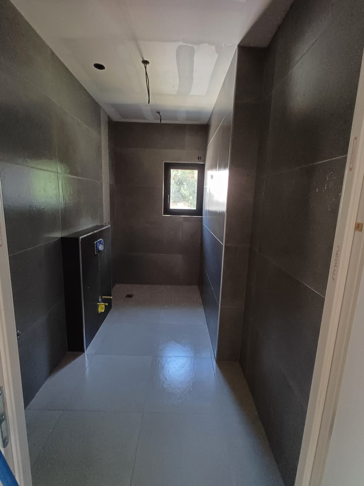 carrelage salle de bain grand carreaux cunhabatiment.fr