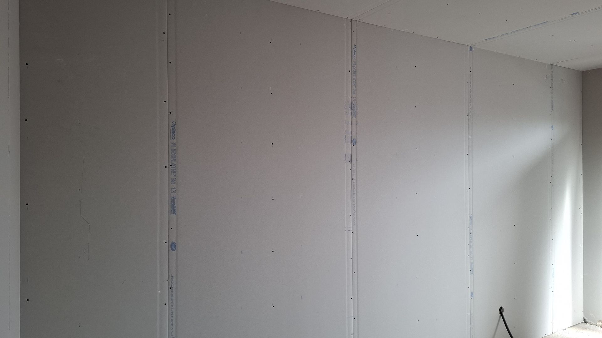 finition intérieure plaque de platre BA13 cunhabatiment.fr